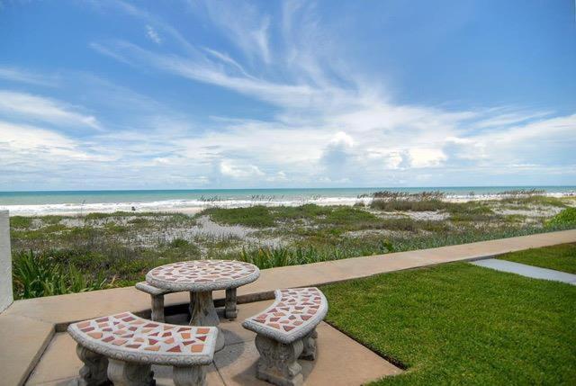 Quiet Vista Del Mar 2 Bedroom Condo Beachfront Property Cocoa Beach Exteriör bild