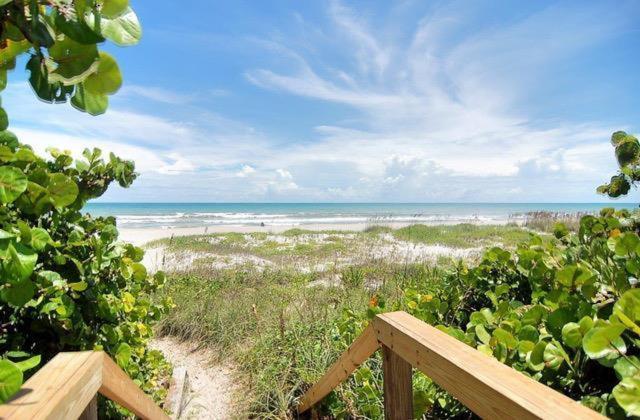 Quiet Vista Del Mar 2 Bedroom Condo Beachfront Property Cocoa Beach Exteriör bild